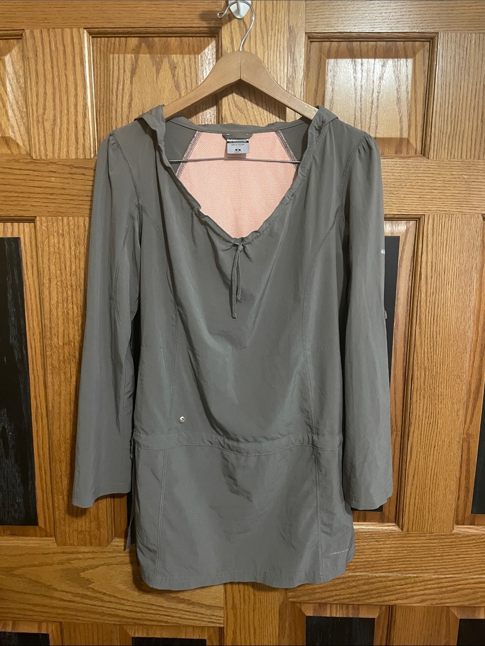 Columbia Titanium Women’s Gray Athletic with Pink Lining